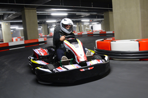 Забавление на високи скорости в Sofia Karting Ring